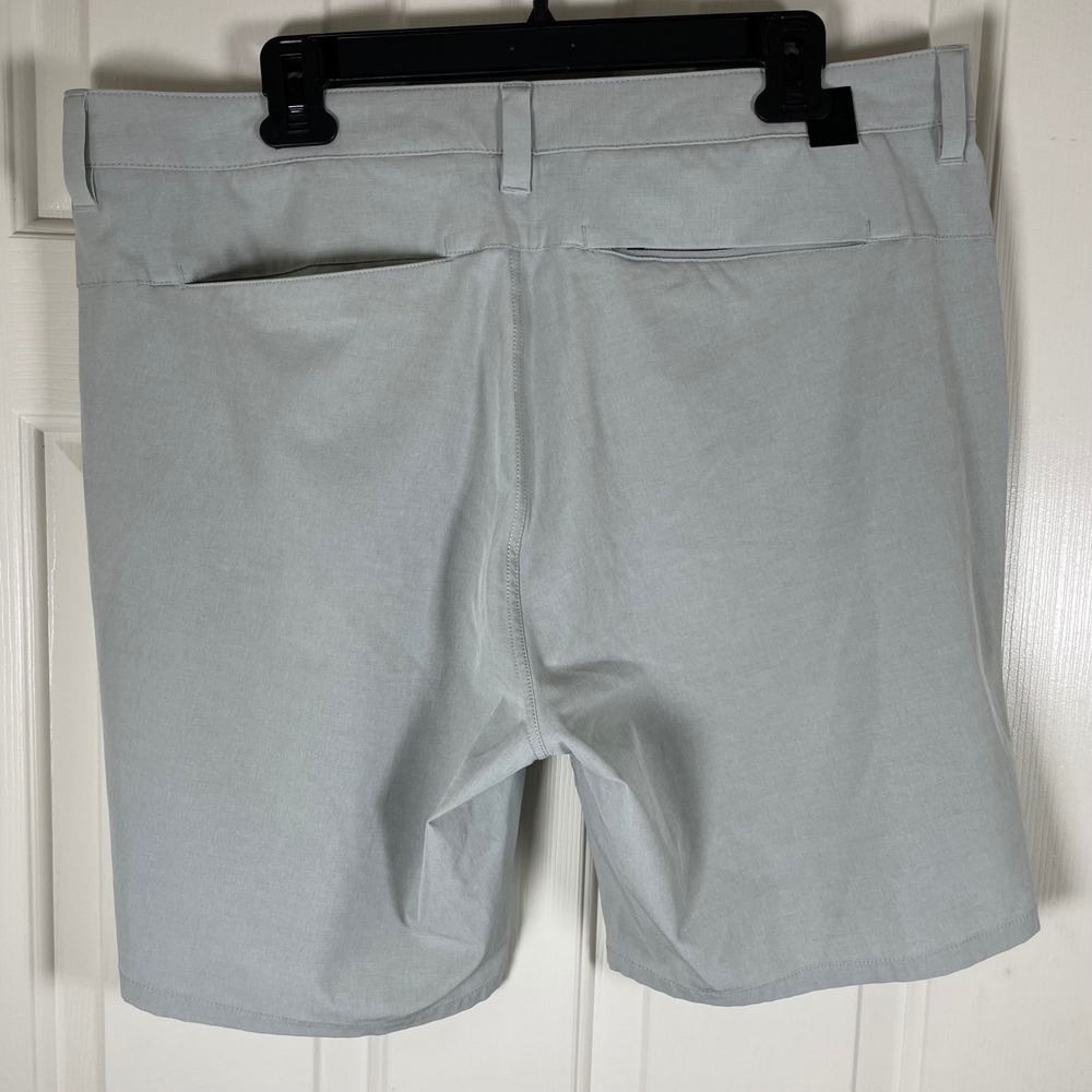 Vuori Aim Shorts Mens 36 Light Grey Performance Stretch V368 Golf Casual 8.5" - Picture 3 of 7